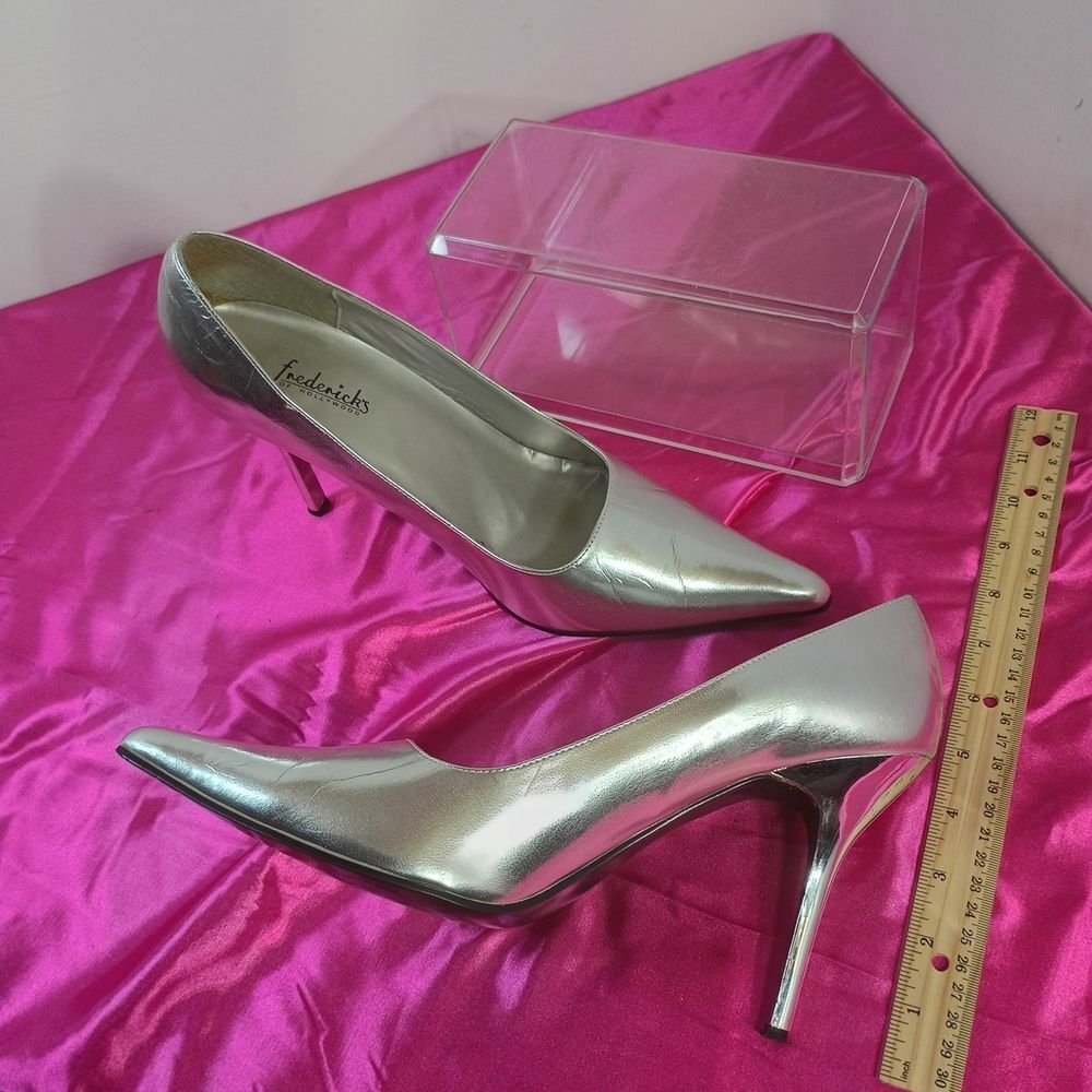 Frederick’s of Hollywood Women's SZ 12 M Silver Heels . Condition is Pre-owned - Picture 7 of 9